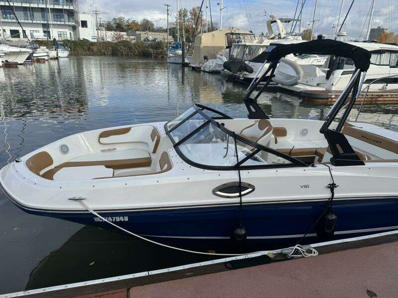 23ft Bayliner Yacht For Sale