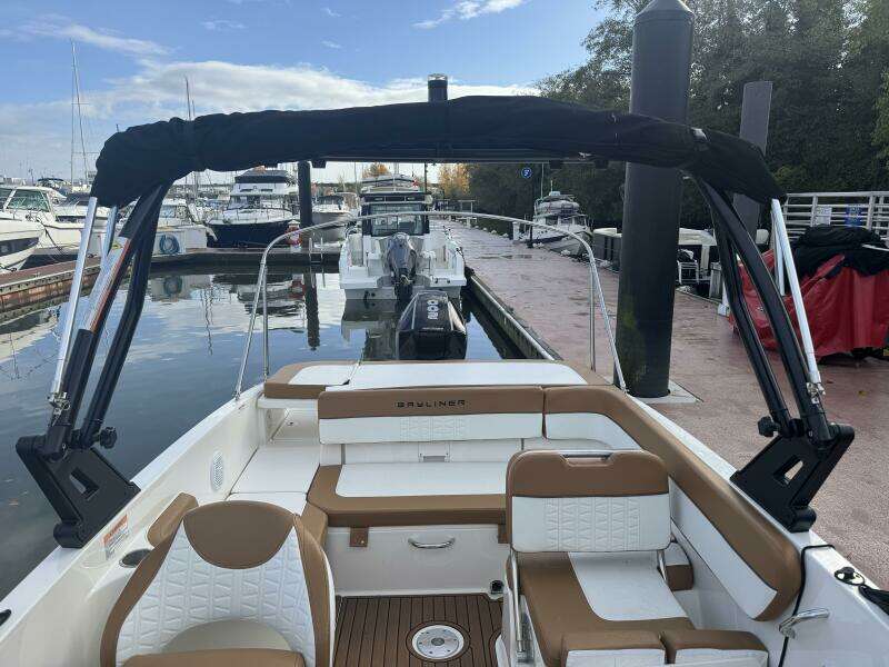23ft Bayliner Yacht For Sale