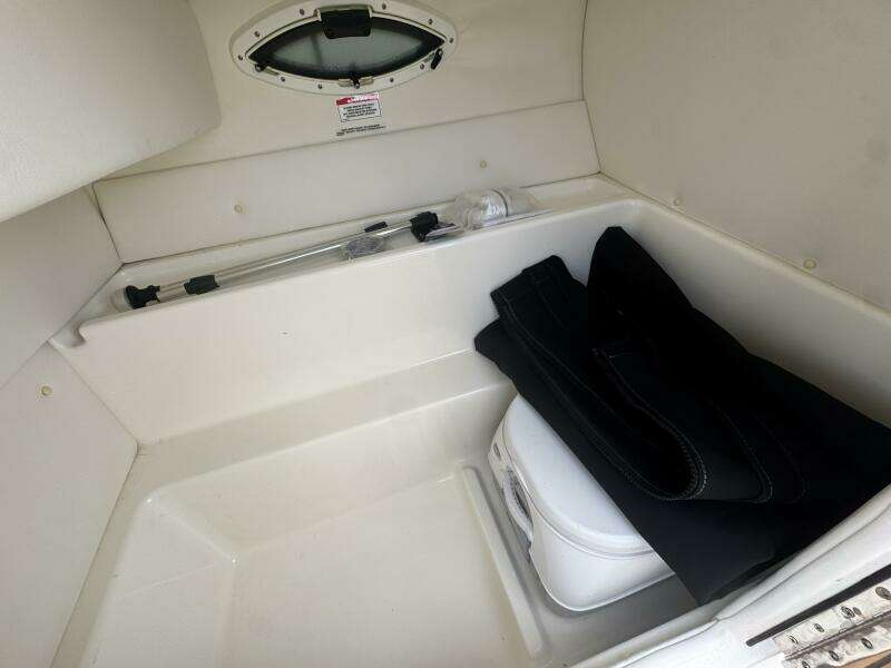 23ft Bayliner Yacht For Sale