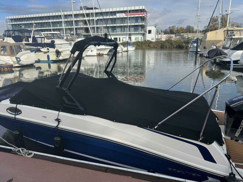 23ft Bayliner Yacht For Sale