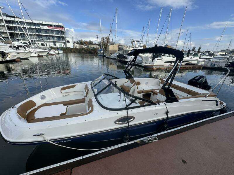23ft Bayliner Yacht For Sale