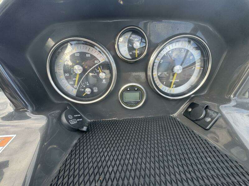 23ft Bayliner Yacht For Sale