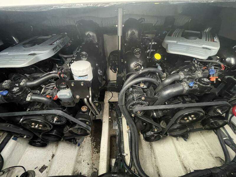 31ft Rinker Yacht For Sale