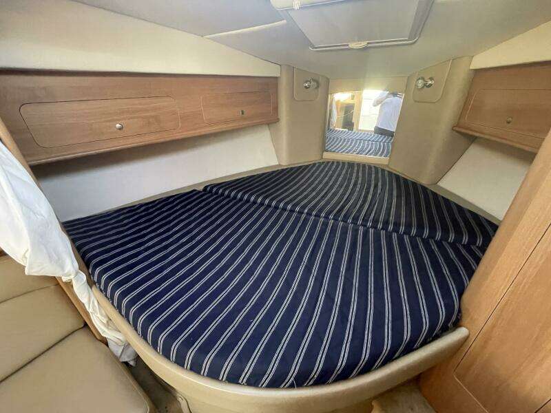 31ft Rinker Yacht For Sale