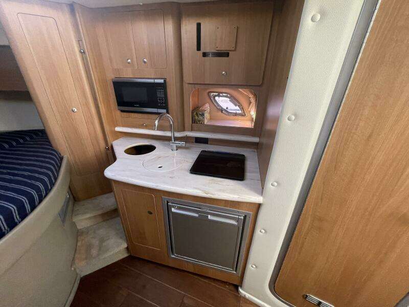 31ft Rinker Yacht For Sale