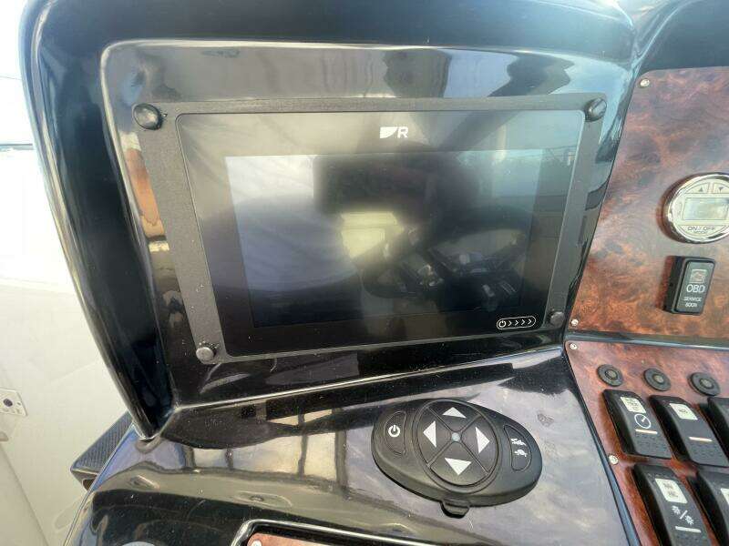 31ft Rinker Yacht For Sale