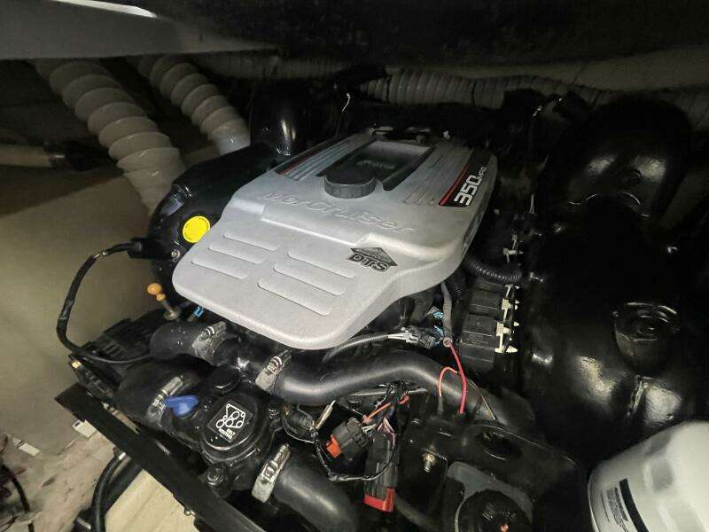 31ft Rinker Yacht For Sale