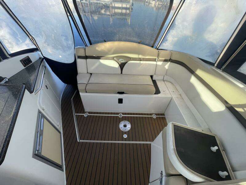 31ft Rinker Yacht For Sale