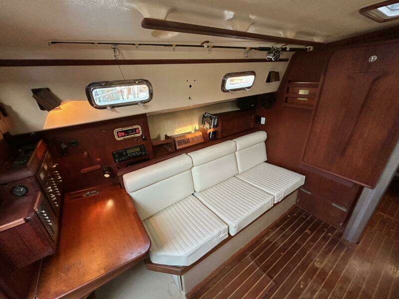 Nav table & setee port side