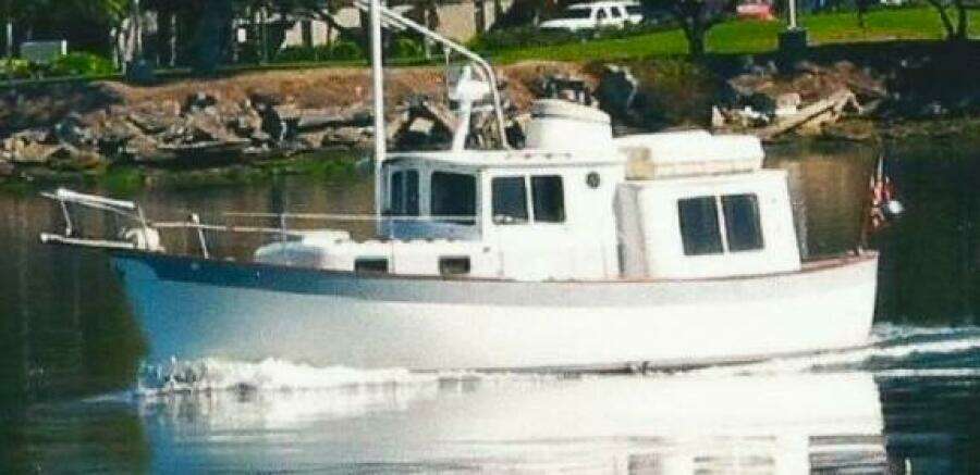 MS  CC 30ft Willard Yacht For Sale