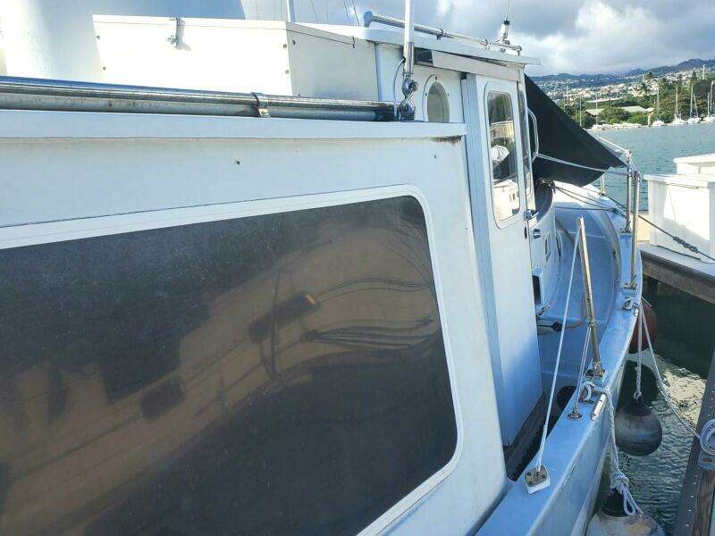 MS  CC 30ft Willard Yacht For Sale