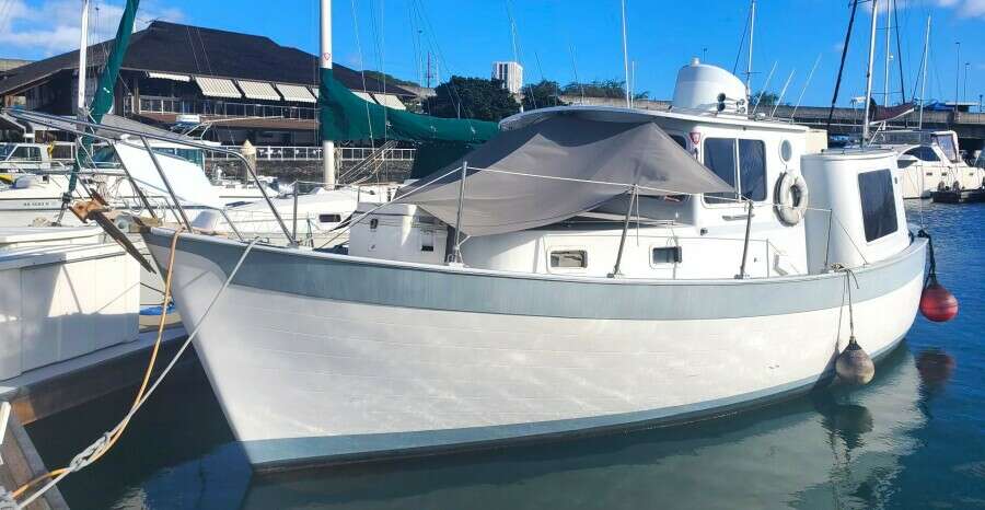 MS  CC 30ft Willard Yacht For Sale