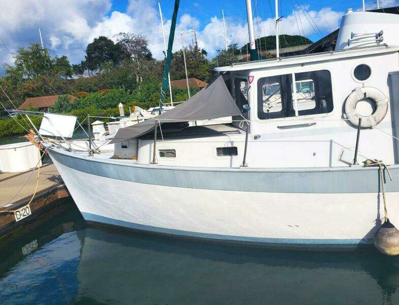 MS  CC 30ft Willard Yacht For Sale