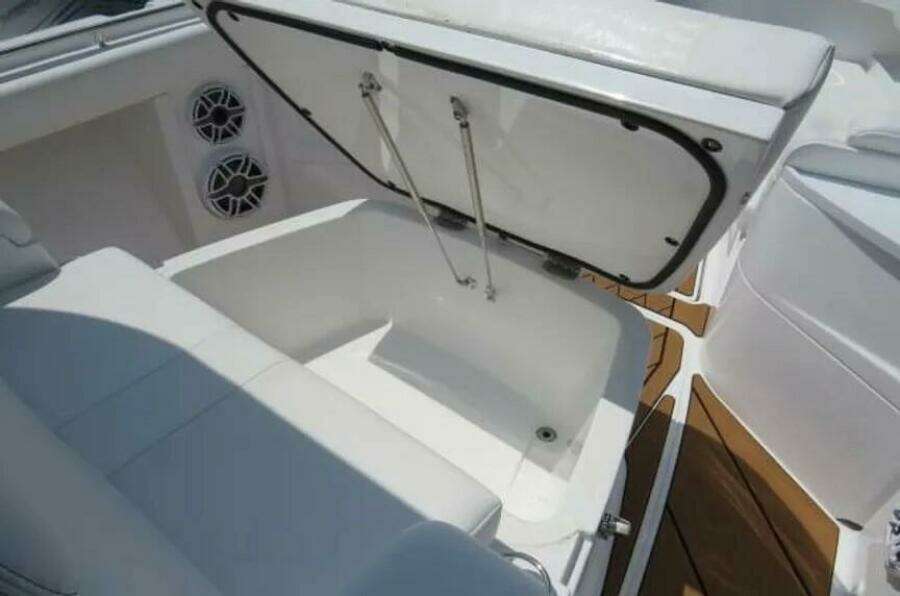 39ft HCB Yacht For Sale