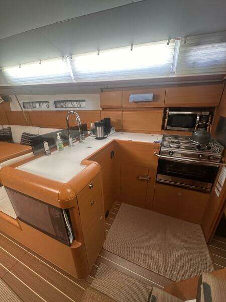 43ft Jeanneau Yacht For Sale