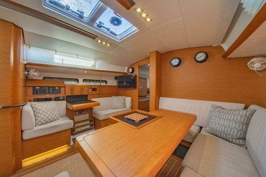 43ft Jeanneau Yacht For Sale