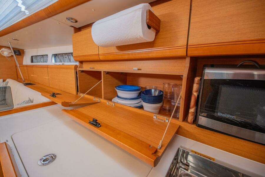 43ft Jeanneau Yacht For Sale