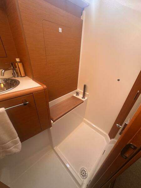 43ft Jeanneau Yacht For Sale