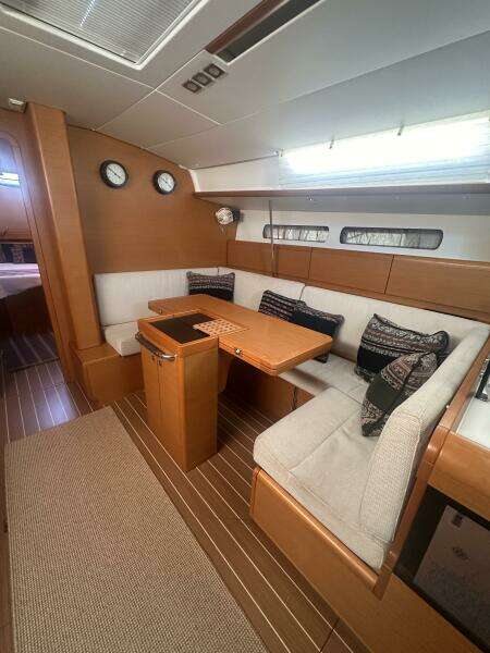 43ft Jeanneau Yacht For Sale