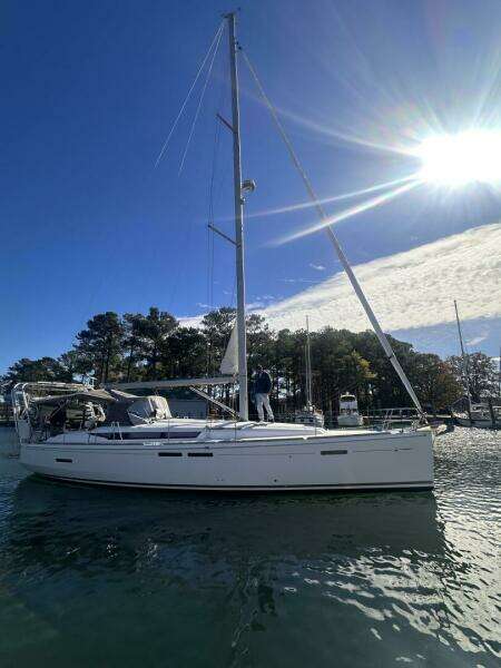 43ft Jeanneau Yacht For Sale