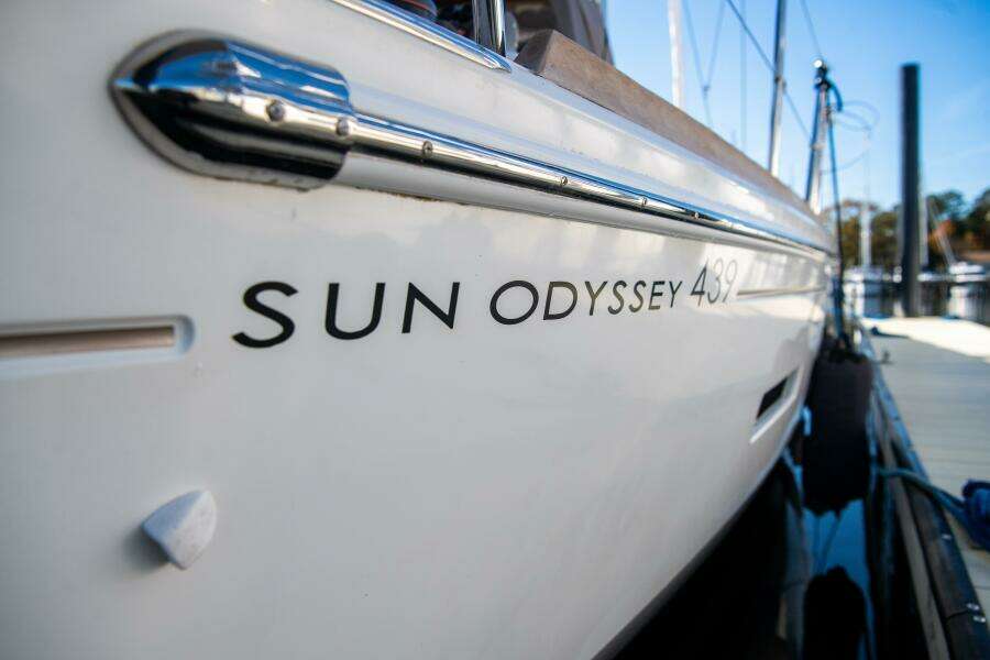 43ft Jeanneau Yacht For Sale