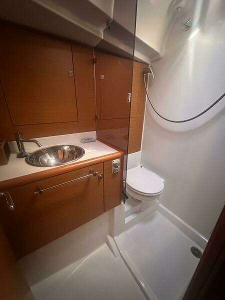 43ft Jeanneau Yacht For Sale