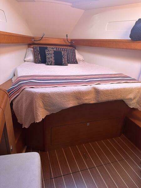 43ft Jeanneau Yacht For Sale