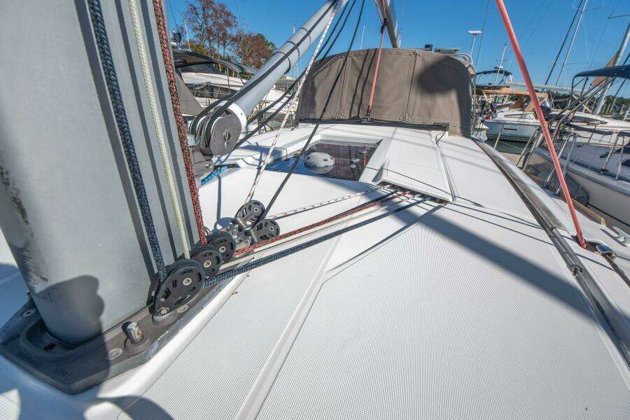 43ft Jeanneau Yacht For Sale