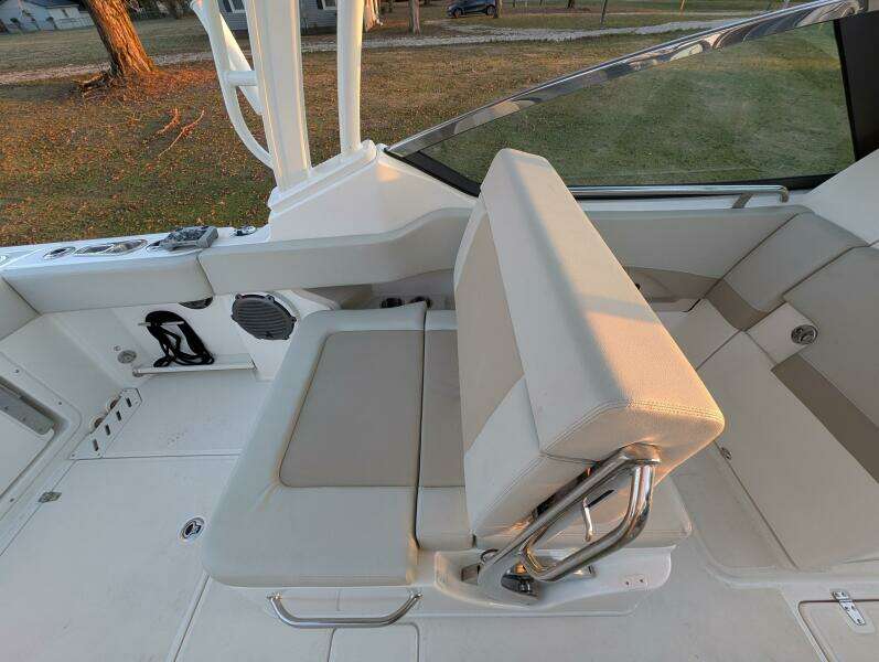 Demo Pay 24ft Boston Whaler Yacht For Sale