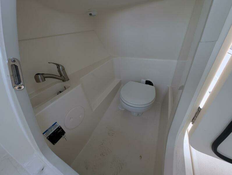 Demo Pay 24ft Boston Whaler Yacht For Sale