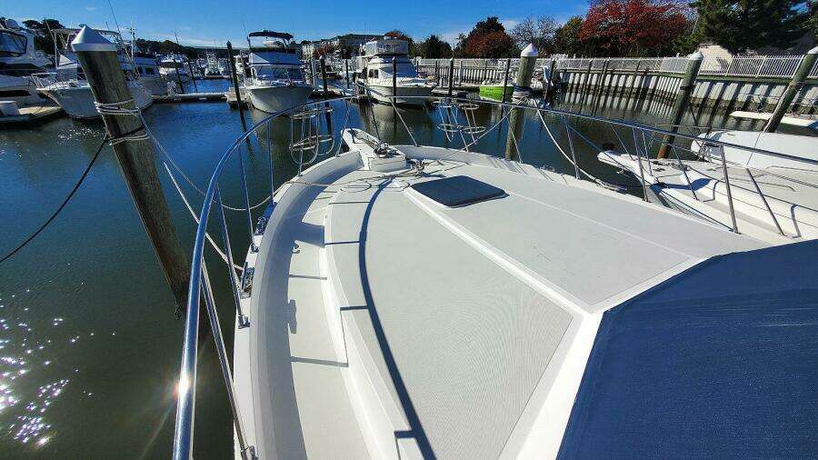 Fore Deck Port Walkway