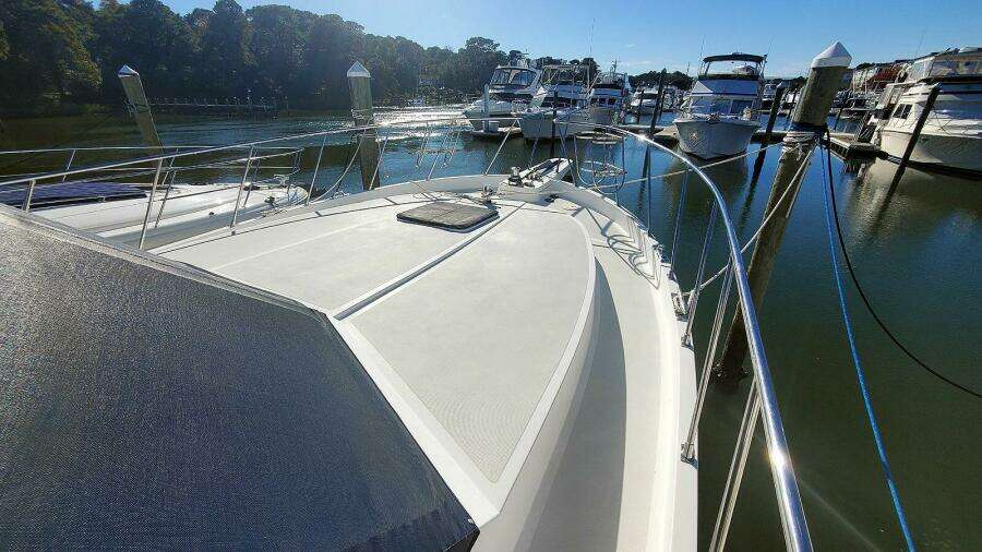 Fore Deck Starboard Walkway