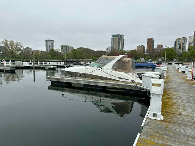 27ft Larson Yacht For Sale