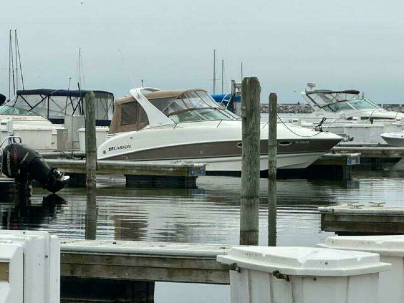 27ft Larson Yacht For Sale