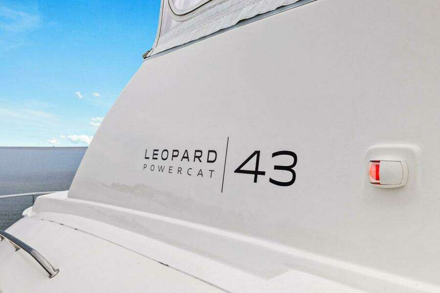 TomCat 43ft Leopard Yacht For Sale