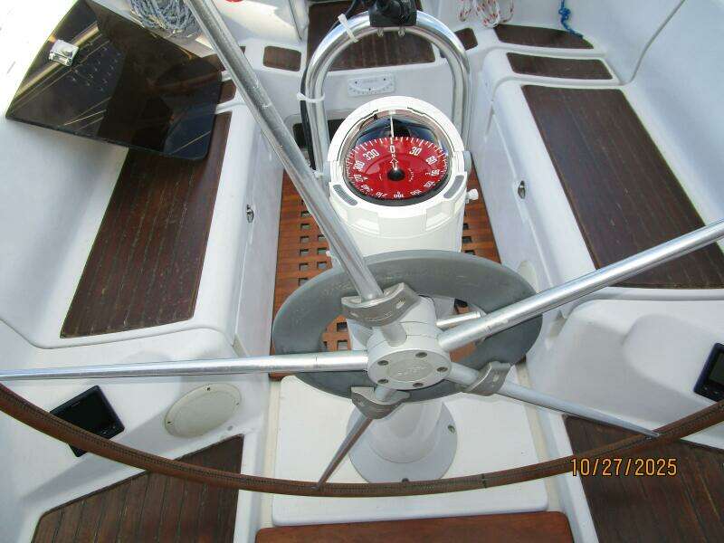 38' Beneteau cockpit helm