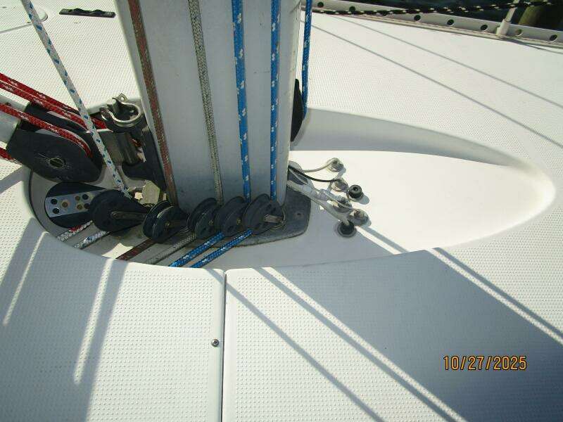 38' Beneteau mast base2