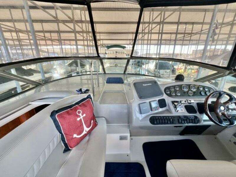 11 Partner Ship 2003 Cruisers 3772 Helm 5 Medium