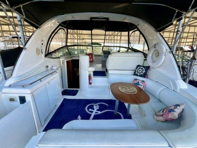 8 Partner Ship 2003 Cruisers 3772 Cockpit 3 Medium