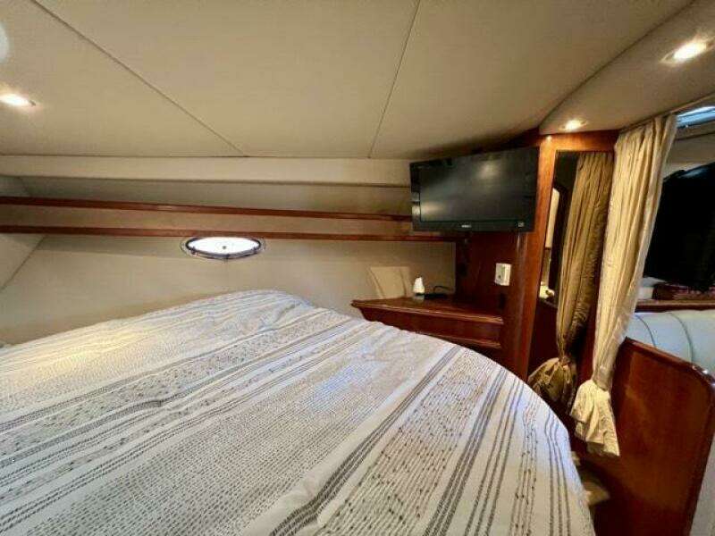 24 Partner Ship 2003 Cruisers 3772 Fwd Cabin 2 Medium