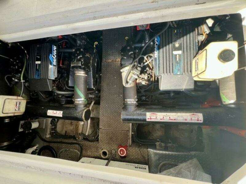 11 Sea Yall 1995 Regal 400 Commodore Engine Room 1 Medium