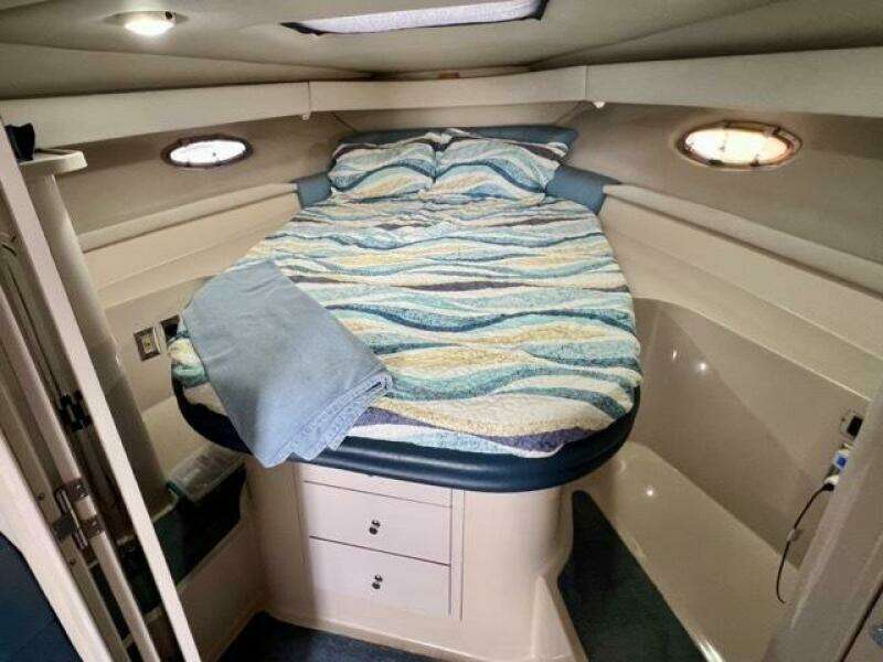 8 Sea Yall 1995 Regal 400 Commodore Forward Cabin Medium