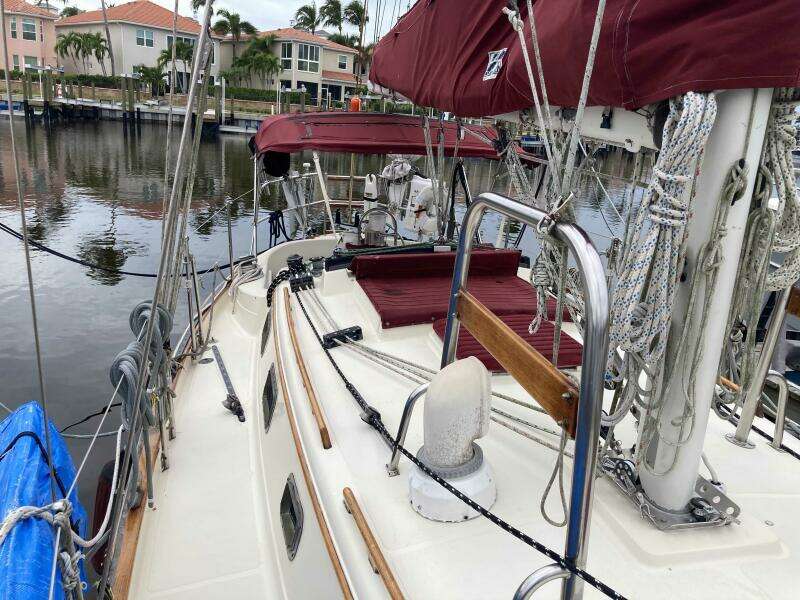 34ft Pacific Seacraft Yacht For Sale
