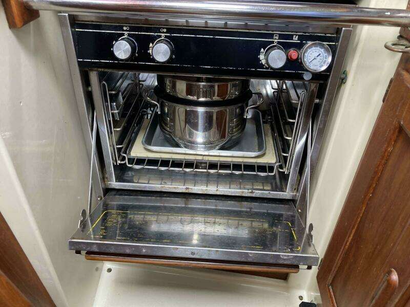 34ft Pacific Seacraft Yacht For Sale