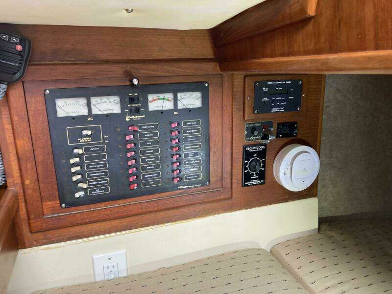 34ft Pacific Seacraft Yacht For Sale