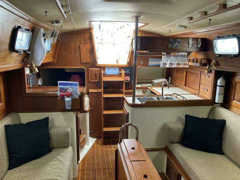 34ft Pacific Seacraft Yacht For Sale