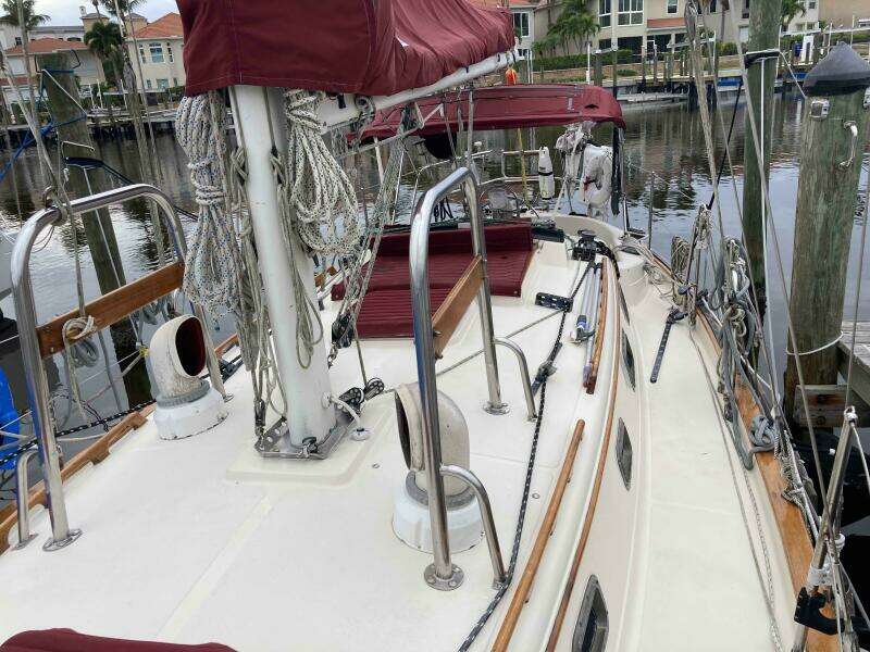 34ft Pacific Seacraft Yacht For Sale