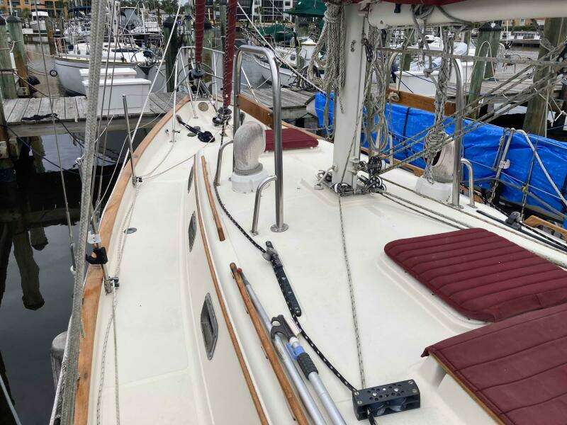 34ft Pacific Seacraft Yacht For Sale