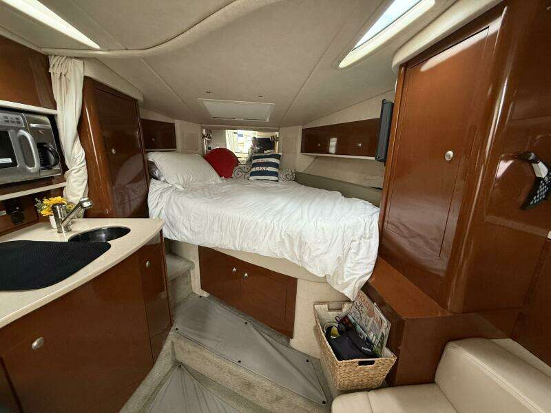 31ft Sea Ray Yacht For Sale