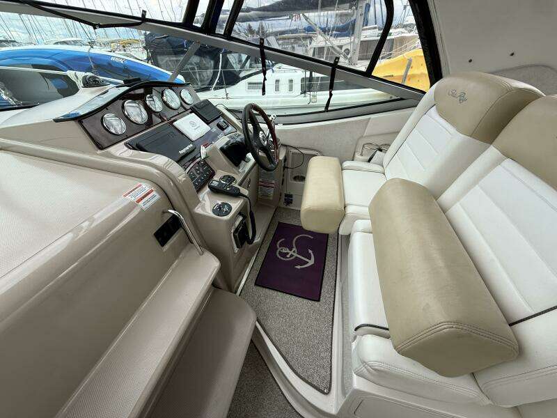 31ft Sea Ray Yacht For Sale